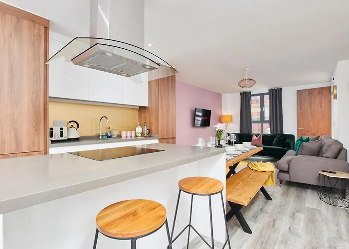 Beautiful 5 Bed House Manchester Sleeps8 Wparking