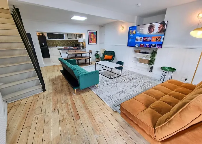 Manchester\'S Only City Centre Detached House