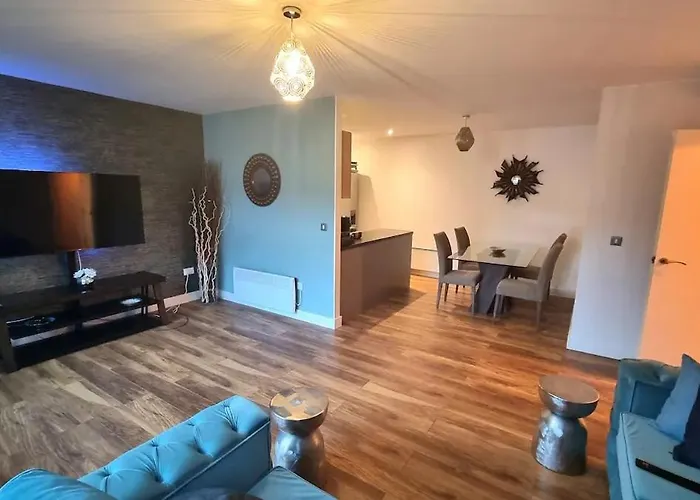2 Bedroom Apt, With Parking. Northern Quarter