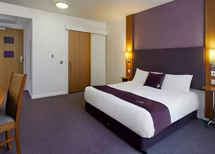 Premier Inn Manchester Trafford Centre South