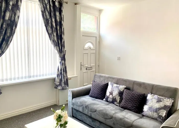 Cosy Cheerful 2 Bedrooms Near Piccadilly, Etihad Stadium Sleeps Up To 5