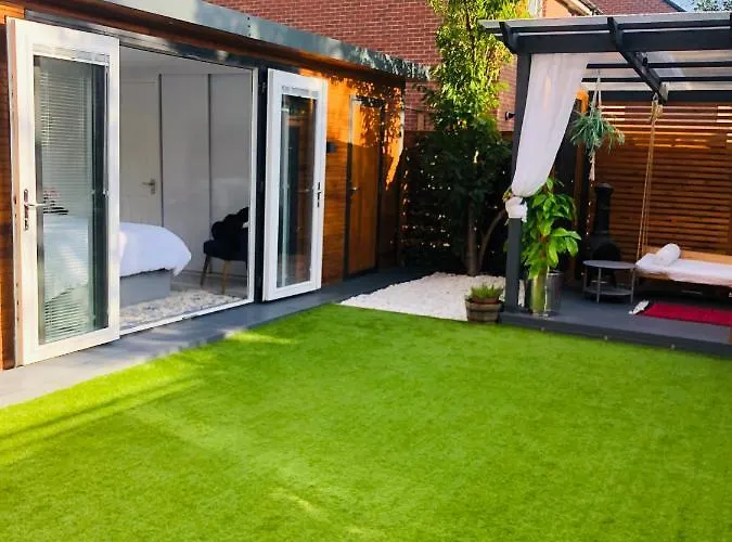 Meezee Pearl Double Bed Lodge With Free Parking
