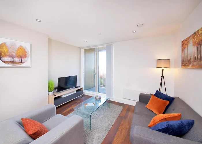 Modern 2 Bed & 2 Bath Manchester City Centre Apartment
