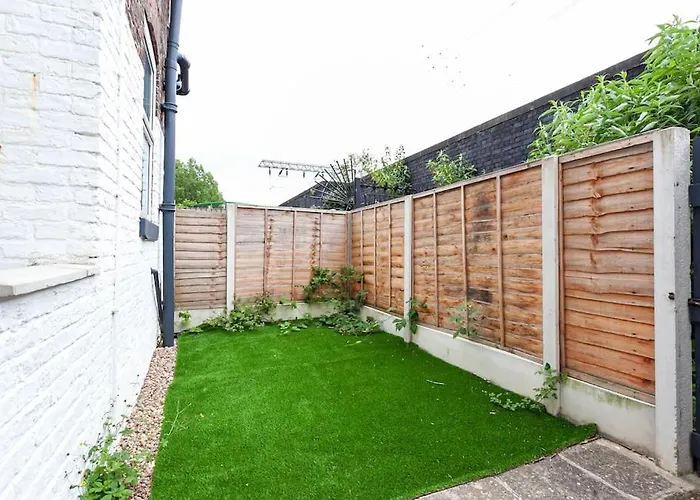 Spacious Comfortable House Close To Etihad+Parking
