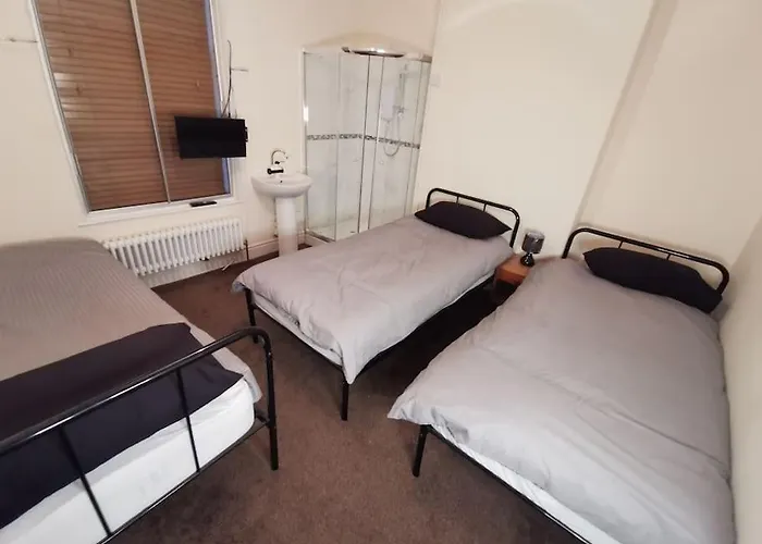 Old Trafford City Centre Events 4 Bedrooms 6 Rooms Sleeps 3 - 8