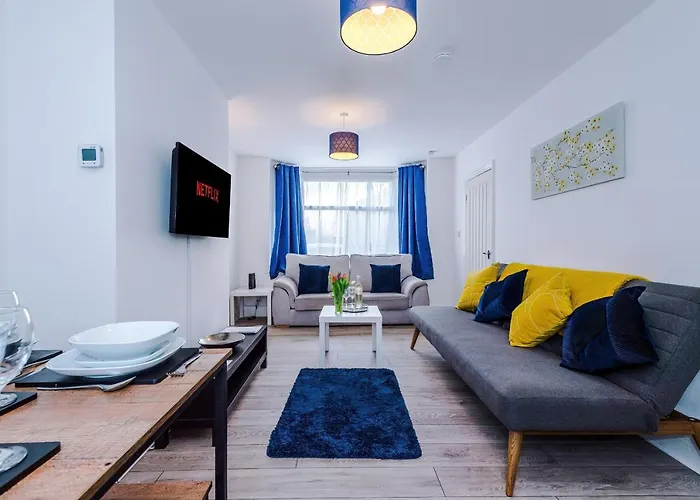 Half Mile To Etihad Stadium & Coop Arena, Free Parking, 6 Ppl