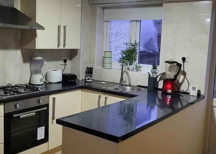 Entire 2 Bedroom House - Manchester
