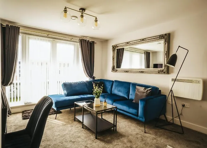 Chic 2 Bedroom Apartment Salford Quays The Lowry