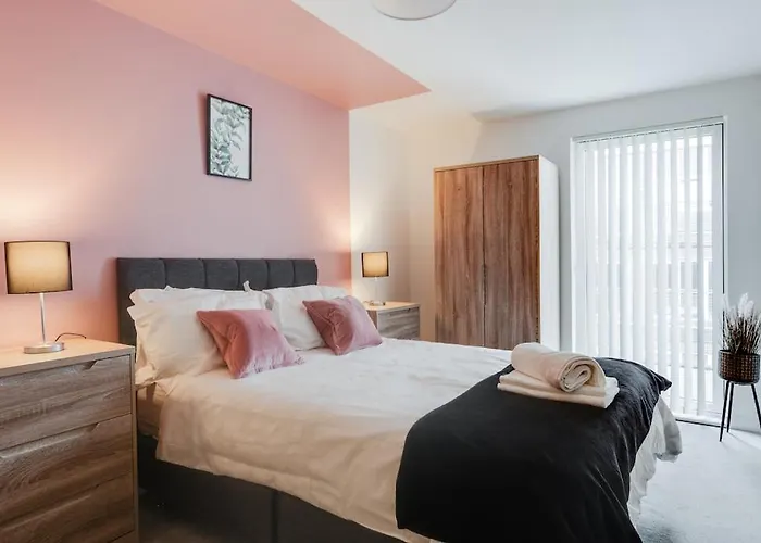 City Living Penthouse Apartment With Parking
