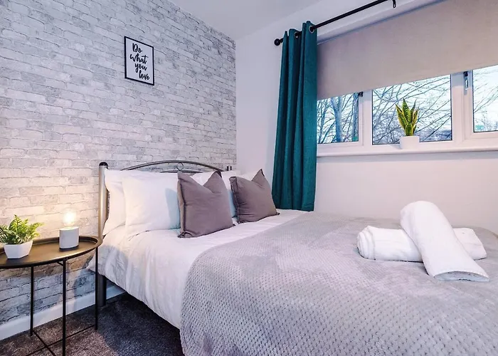 Stylish & Modern 2 Bed Close To Salford Quays
