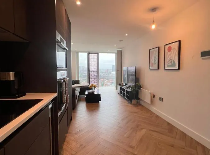 Spacious, Luxury & Stylish 1 Bedroom Apartment In Manchester City Centre - Elizabeth Tower