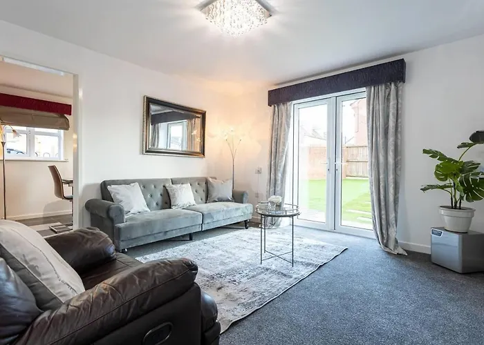 Beautifully Designed 3 Bed House - In Manchester