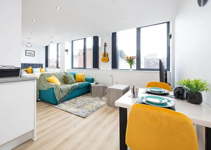Bright Stylish Studio Apartment In Old Trafford