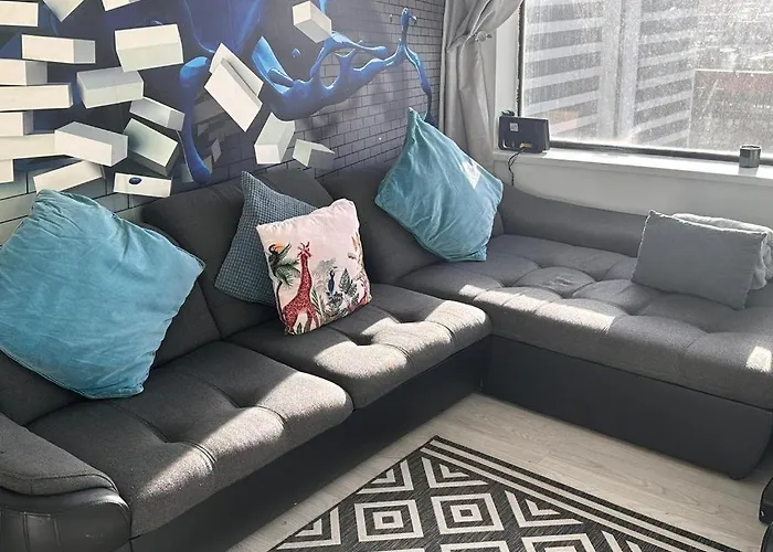 Stunning Two Bedroom Apartment, Amazing City Views