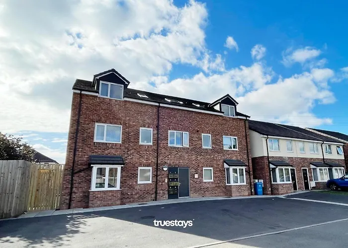 New 5 Sarah House By Truestays - 2 Bedroom Apartment - Free Parking