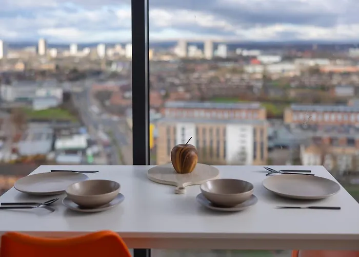 Quayside Penthouse 2 Bedroom Ensuite Near Media City & Manchester United