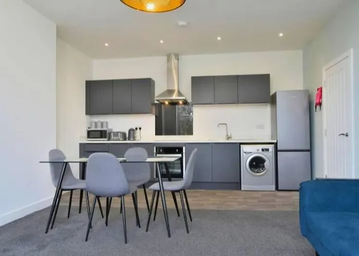 Free Parking - Beautiful 2-Br Flat In Manchester