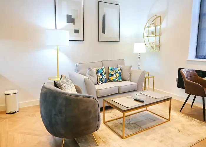 Pass The Keys Stunning King Bed Flat 9 Min Walk From Arndale