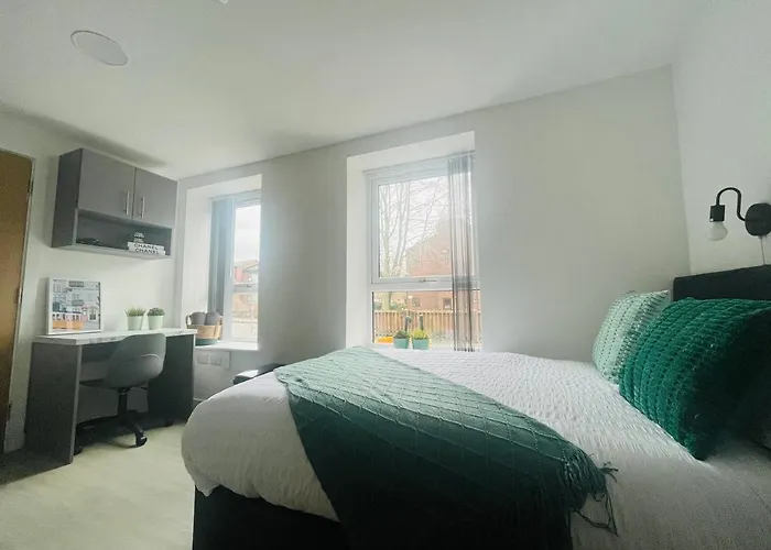 Modern Minimalist Studio In Stretford