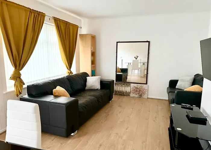 Cosy & Quiet House Close To Etihad And City Centre