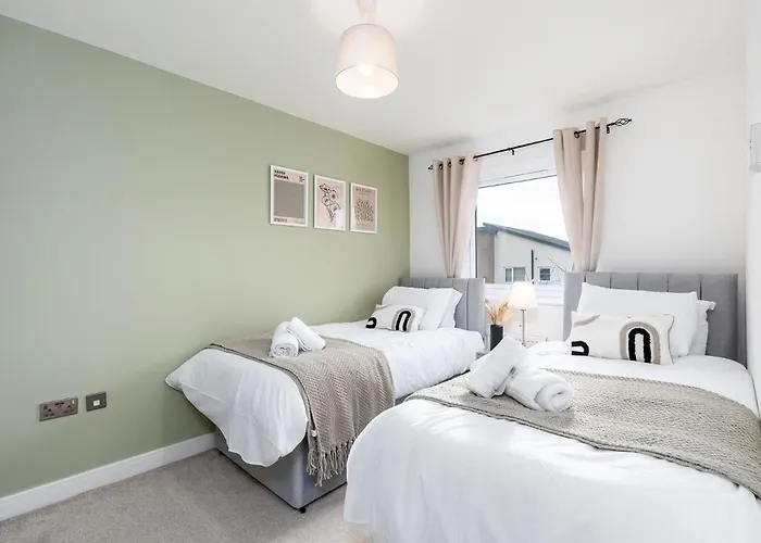 6 Guests - 3 Bedrooms - Free Wi-Fi - Manchester
