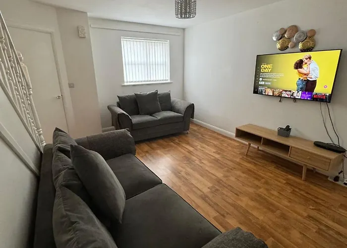 Home Sleeps5-Netflix-Parking-Near City Centre-Etihad-Coop Live