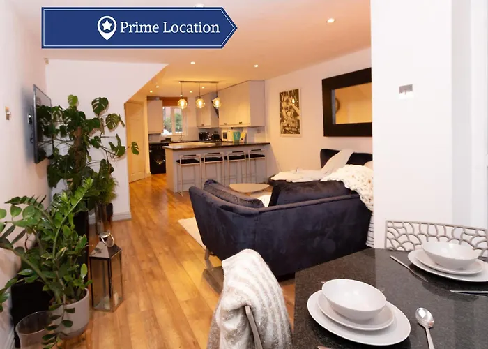 Beautiful West Didsbury 4Br Home