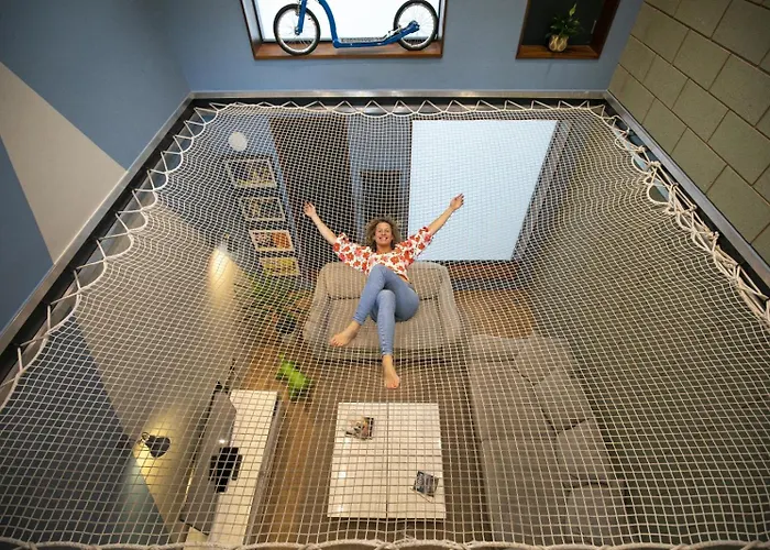 Hammock Heights! Hot Tub,Private Garage,Citycentre