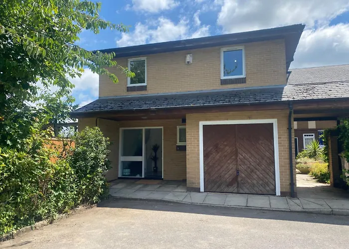 Pass The Keys Lovely 3 Bedroom Property Golf Club And Parking