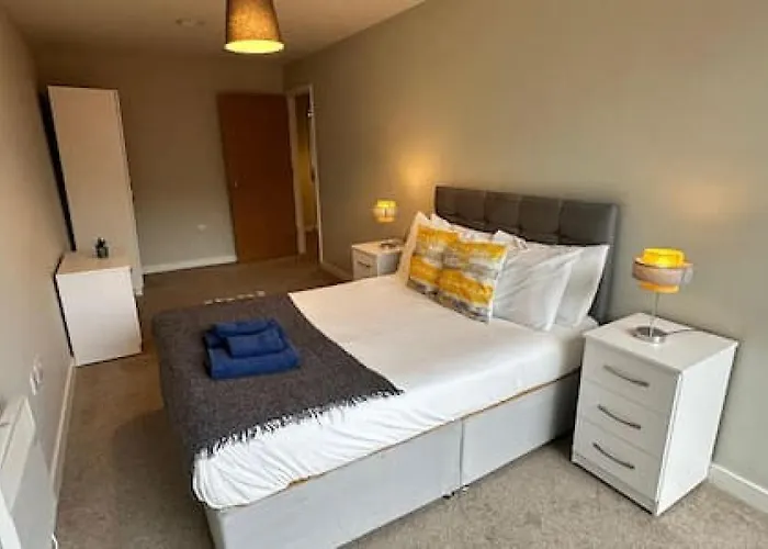 Large 1 Bed Apt In Central Manchester Sleeps 2