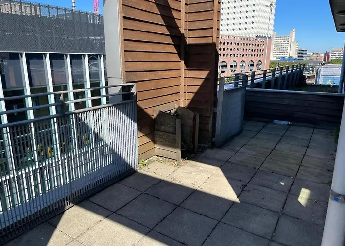 Morden Apartment In City Centre