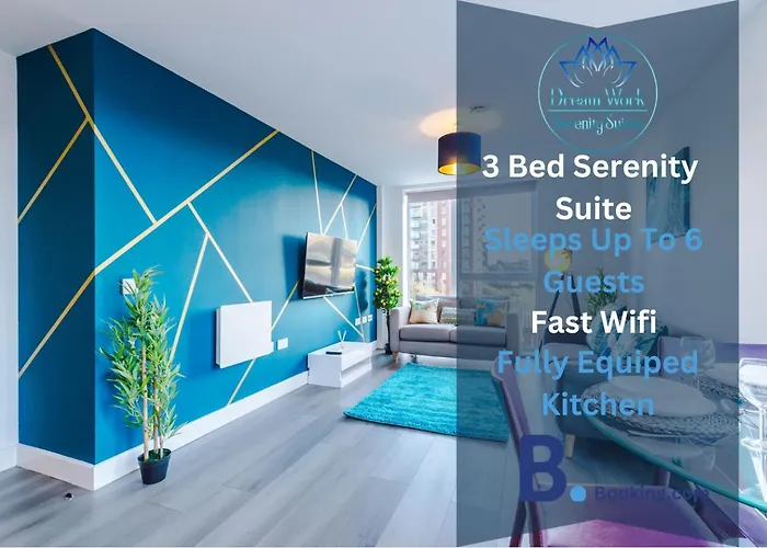 Spacious 3-Bedroom Apartment In Central Manchester With Private Rooftop Terrace & Stunning City Views
