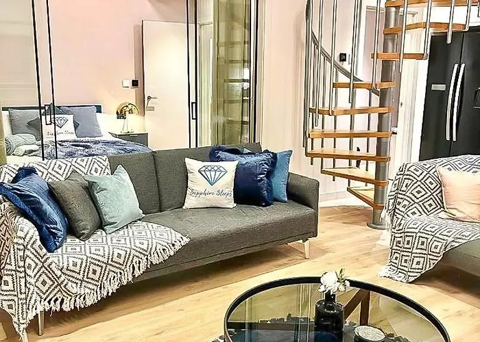 M1 City Centre 3 Bed 3 Bath Luxe Penthouse
