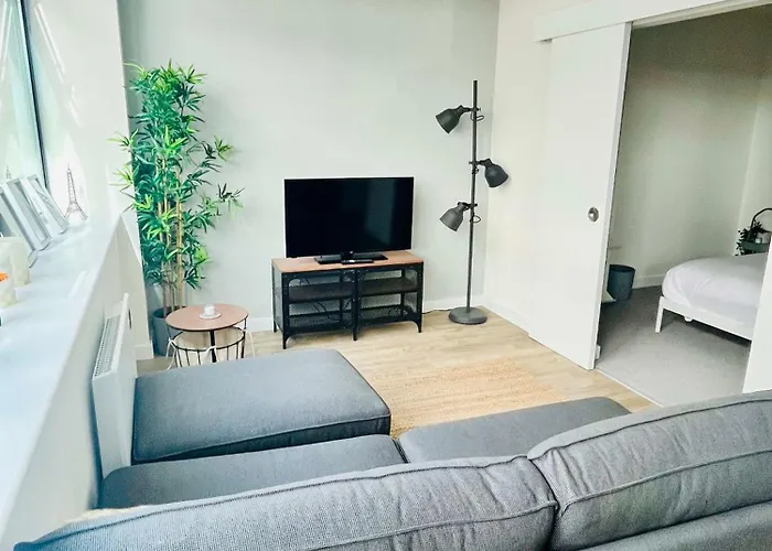 Fully Furnished One Bed Apartment In Old Trafford