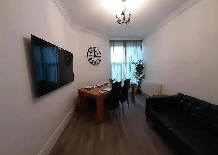 Chic 5 Double Bedroom House - 15 Min To Manchester