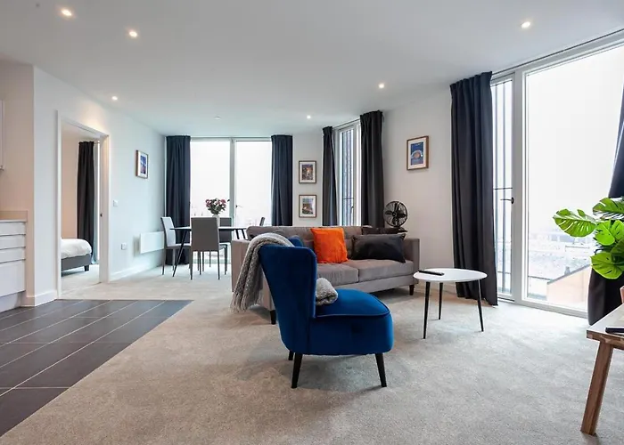 Spacious 2 Bed Apartment In Central Manchester