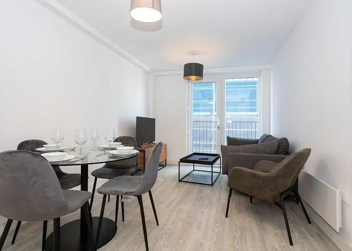 Smart 1 Bedroom Apartment In Salford Manchester
