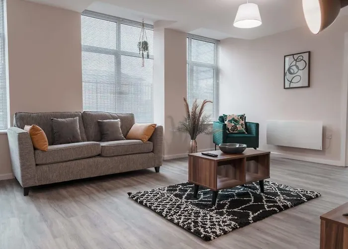 Contemporary 2 Bed Manchester Apartment - Sleeps 4