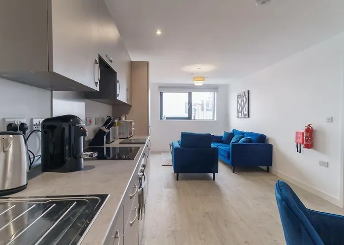 Stunning 2 Bed Apartment In Salford With Views
