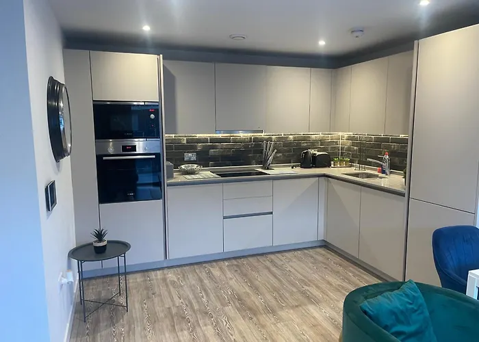 Manchester City Center Apartment