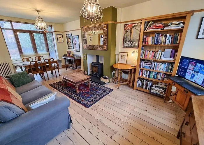 3-Bedroom House In Chorlton Full Of Character