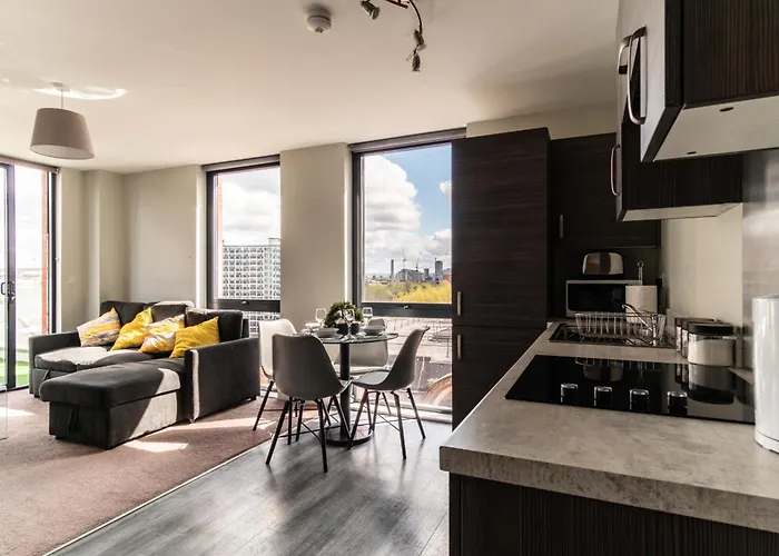 Prime Location 1 Bed Penthouse Apartment