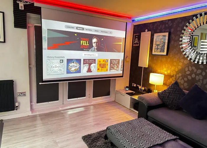 Luxury Spacious Modern Apartment Near City Centre
