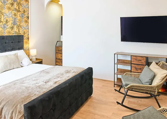 Host & Stay - Clayton Living