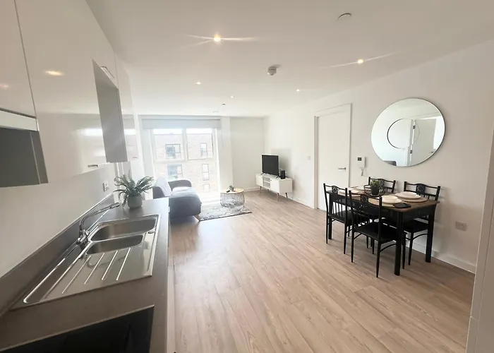 Lovely 2 Bedroom Apartment