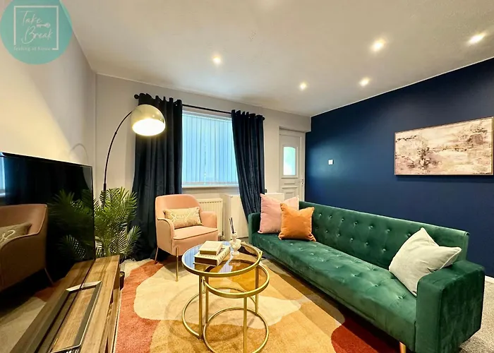 Chic 2Br Swinton Gem For Families & Couples Trafford Centre Nearby