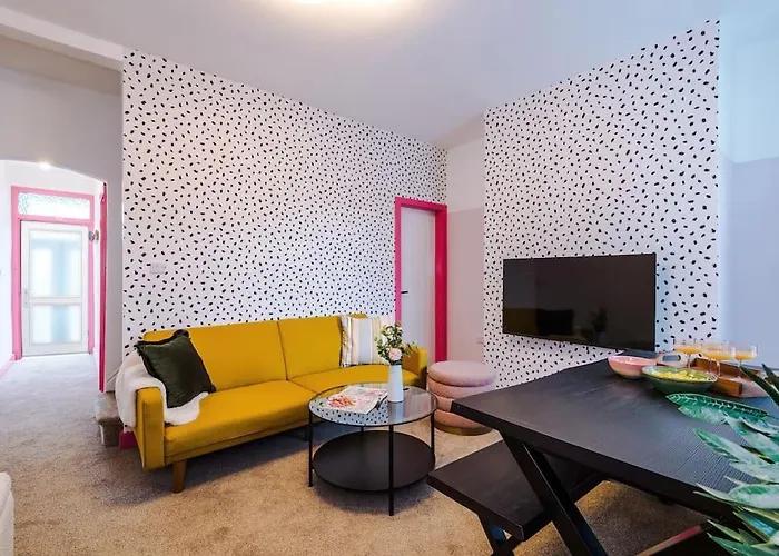 Trendy 3Br Pad In Manchester