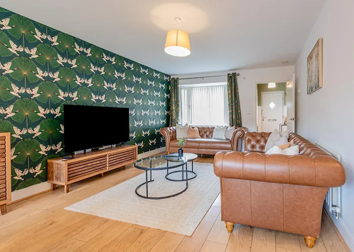 Boutique 4-Bed House In Manchester - Games Room