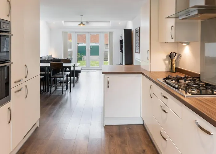 Host & Stay - Meadow Road