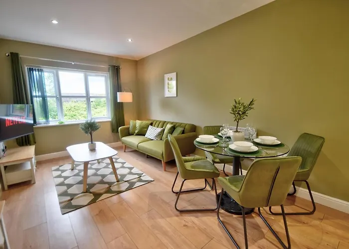 Sophisticated Two Bedroom Apartment With Parking